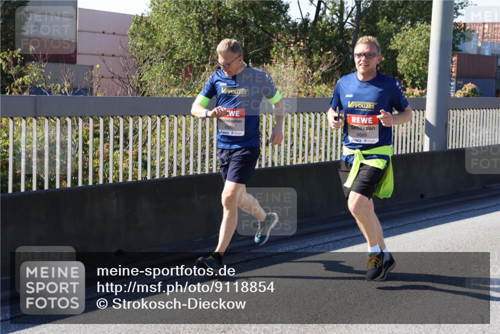 03.10.2025 - Köhlbrandbrückenlauf Strokosch-Dieckow http://msf.ph/oto/9118854 03.10.2025 12:55:40 Position 3 6685, 6686 meine-sportfotos.de