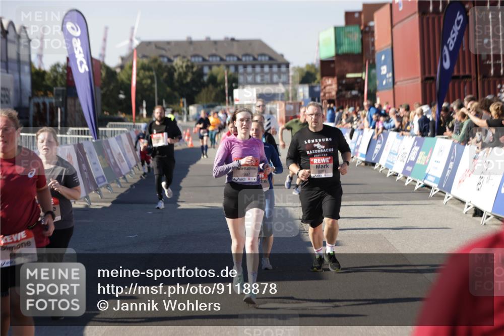 03.10.2025 - Köhlbrandbrückenlauf Jannik Wohlers http://msf.ph/oto/9118878 03.10.2025 13:34:37 Ziel 4702, 4754, 4997, 5390, 5407, 5465, 6289, 6290, 6486 meine-sportfotos.de