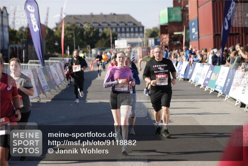03.10.2025 - Köhlbrandbrückenlauf Jannik Wohlers http://msf.ph/oto/9118882 03.10.2025 13:34:37 Ziel 4702, 4754, 4997, 5390, 5407, 5465, 6289, 6290, 6486 meine-sportfotos.de