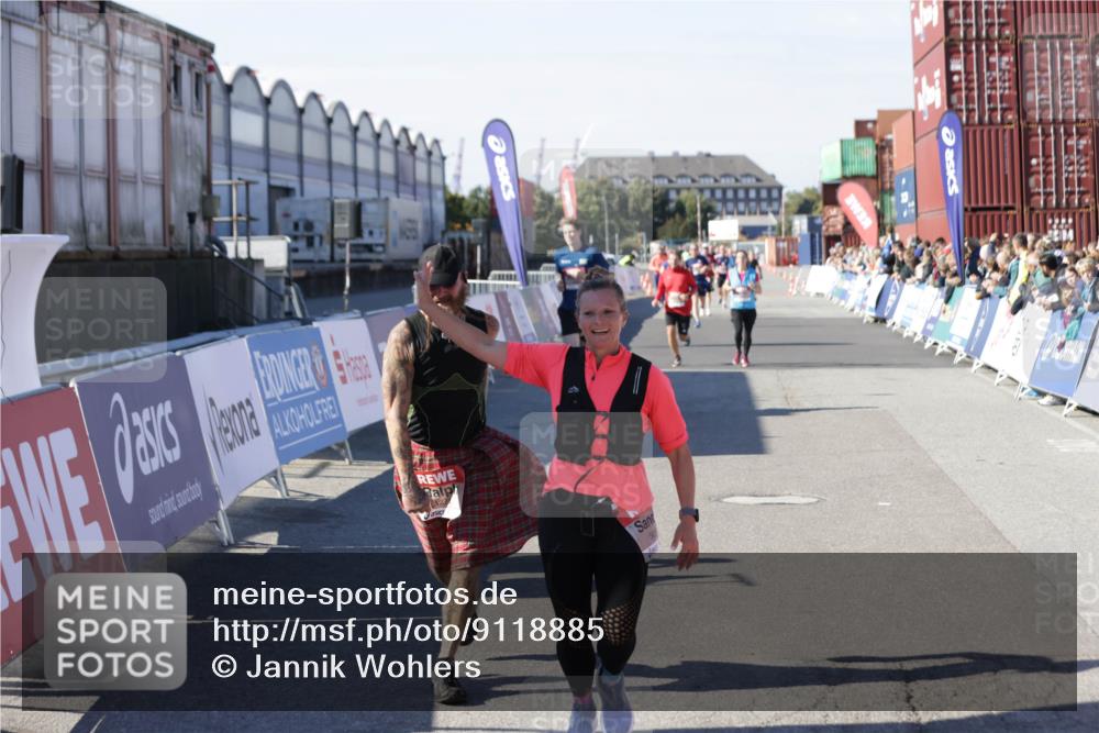 03.10.2025 - Köhlbrandbrückenlauf Jannik Wohlers http://msf.ph/oto/9118885 03.10.2025 13:03:44 Ziel 4063, 4274, 4322, 4422, 5639, 5799, 6025, 6341, 6706 meine-sportfotos.de