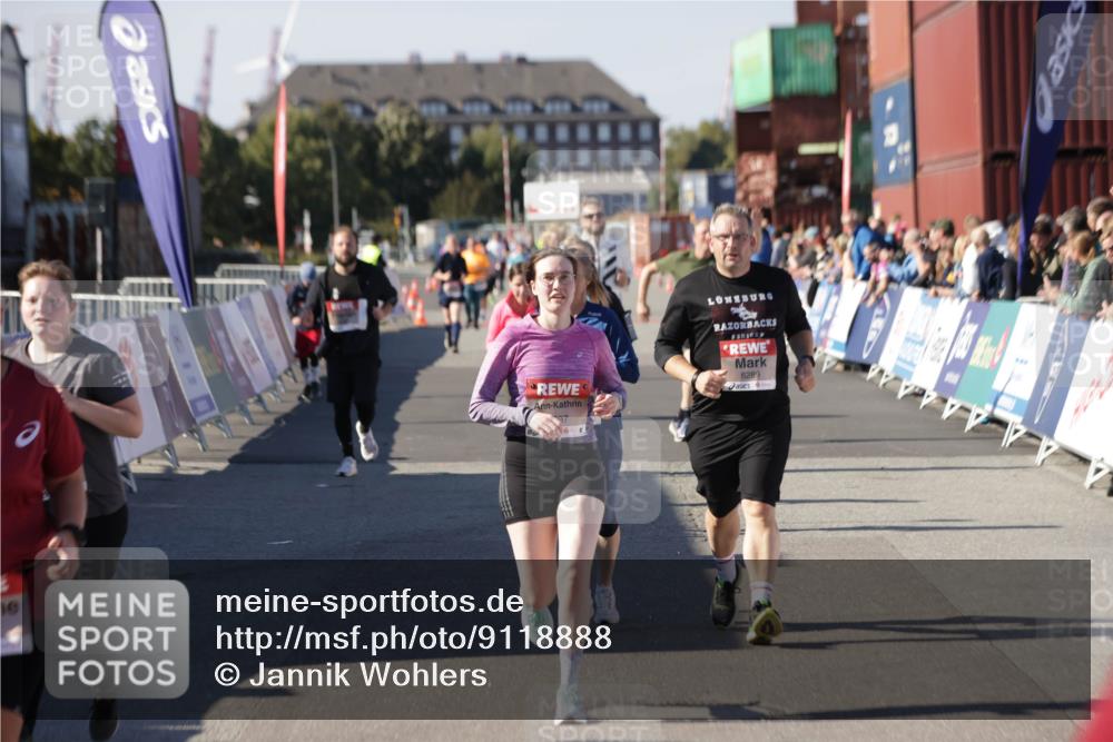 03.10.2025 - Köhlbrandbrückenlauf Jannik Wohlers http://msf.ph/oto/9118888 03.10.2025 13:34:37 Ziel 4702, 4754, 4997, 5390, 5407, 5465, 6289, 6290, 6486 meine-sportfotos.de