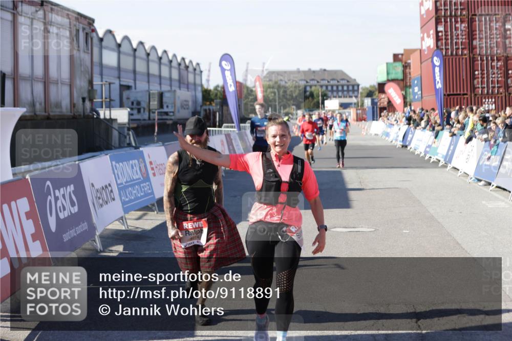 03.10.2025 - Köhlbrandbrückenlauf Jannik Wohlers http://msf.ph/oto/9118891 03.10.2025 13:03:44 Ziel 4063, 4274, 4322, 4422, 5639, 5799, 6025, 6341, 6706 meine-sportfotos.de