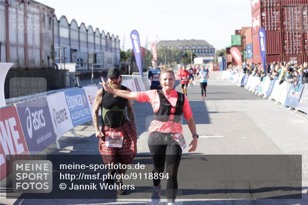 03.10.2025 - Köhlbrandbrückenlauf Jannik Wohlers http://msf.ph/oto/9118894 03.10.2025 13:03:44 Ziel 4063, 4274, 4322, 4422, 5639, 5799, 6025, 6341, 6706 meine-sportfotos.de