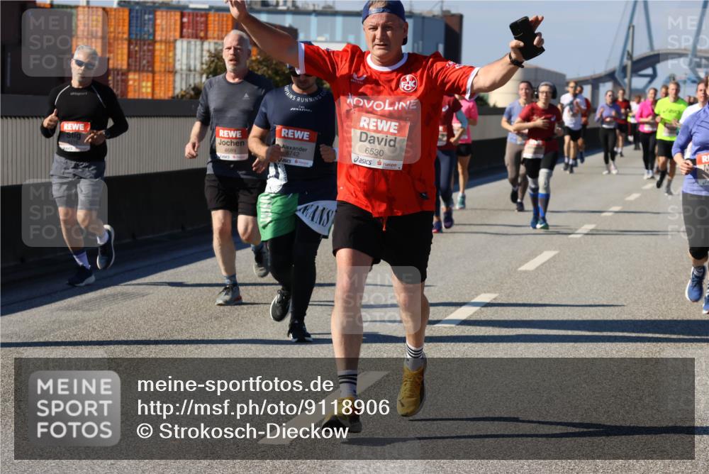 03.10.2025 - Köhlbrandbrückenlauf Strokosch-Dieckow http://msf.ph/oto/9118906 03.10.2025 12:55:49 Position 3 4689, 6742, 6530 meine-sportfotos.de