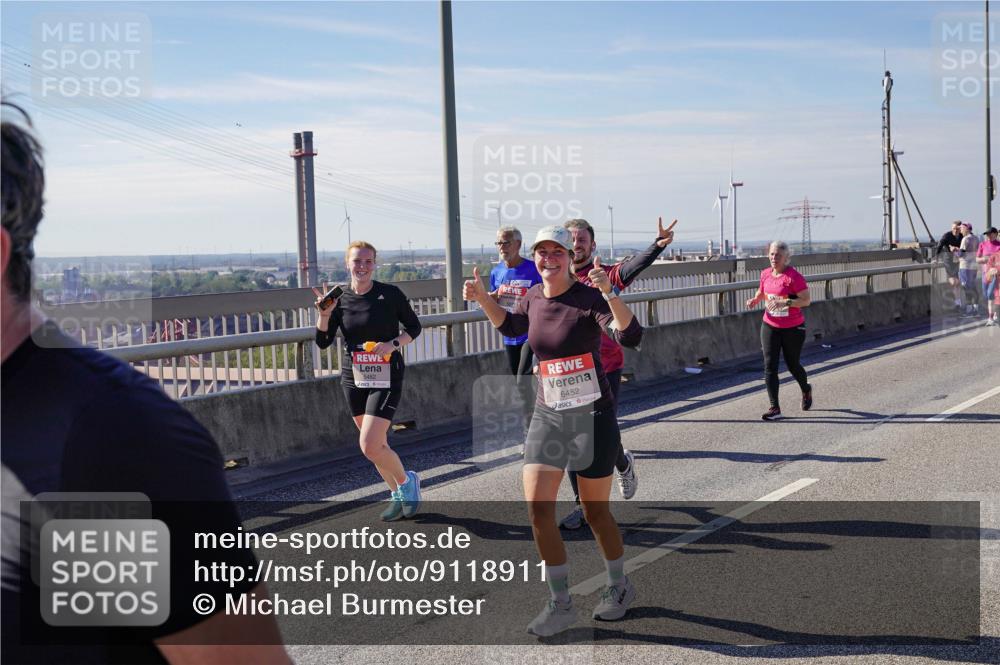 03.10.2025 - Köhlbrandbrückenlauf Michael Burmester http://msf.ph/oto/9118911 03.10.2025 13:00:15 Position 2 6452 meine-sportfotos.de