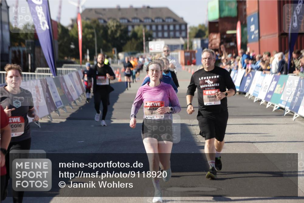 03.10.2025 - Köhlbrandbrückenlauf Jannik Wohlers http://msf.ph/oto/9118920 03.10.2025 13:34:37 Ziel 4702, 4754, 4997, 5390, 5407, 5465, 6289, 6290, 6486 meine-sportfotos.de