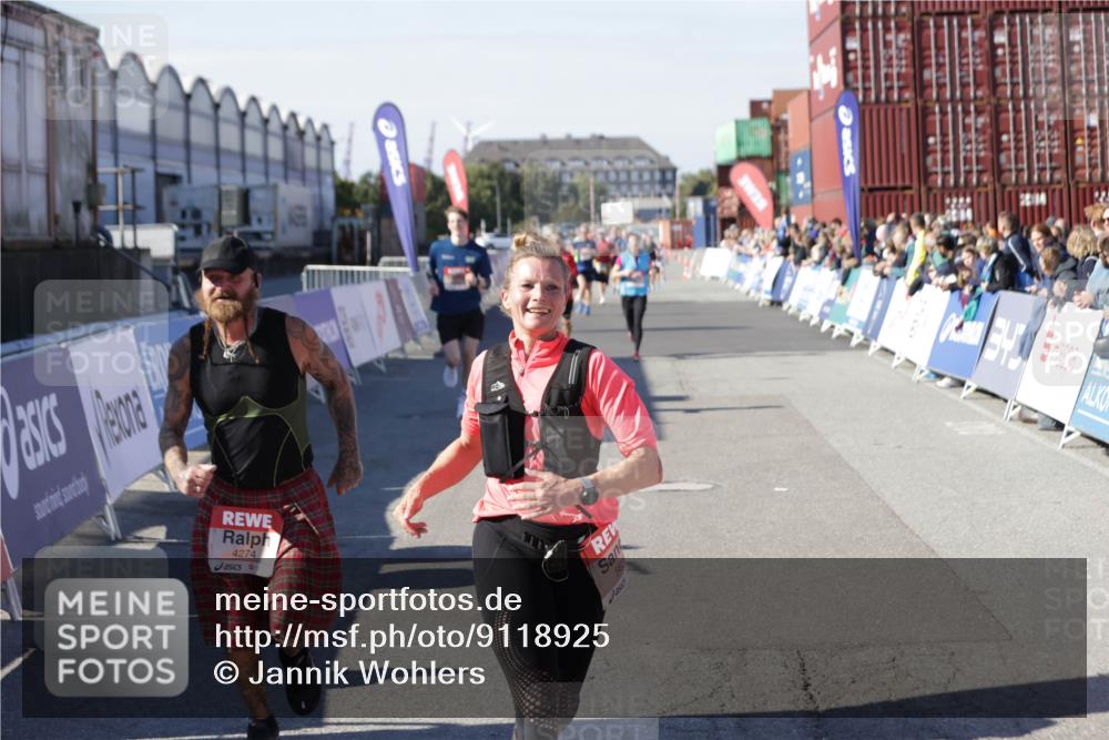 03.10.2025 - Köhlbrandbrückenlauf Jannik Wohlers http://msf.ph/oto/9118925 03.10.2025 13:03:44 Ziel 4063, 4274, 4322, 4422, 5639, 5799, 6025, 6341, 6706 meine-sportfotos.de