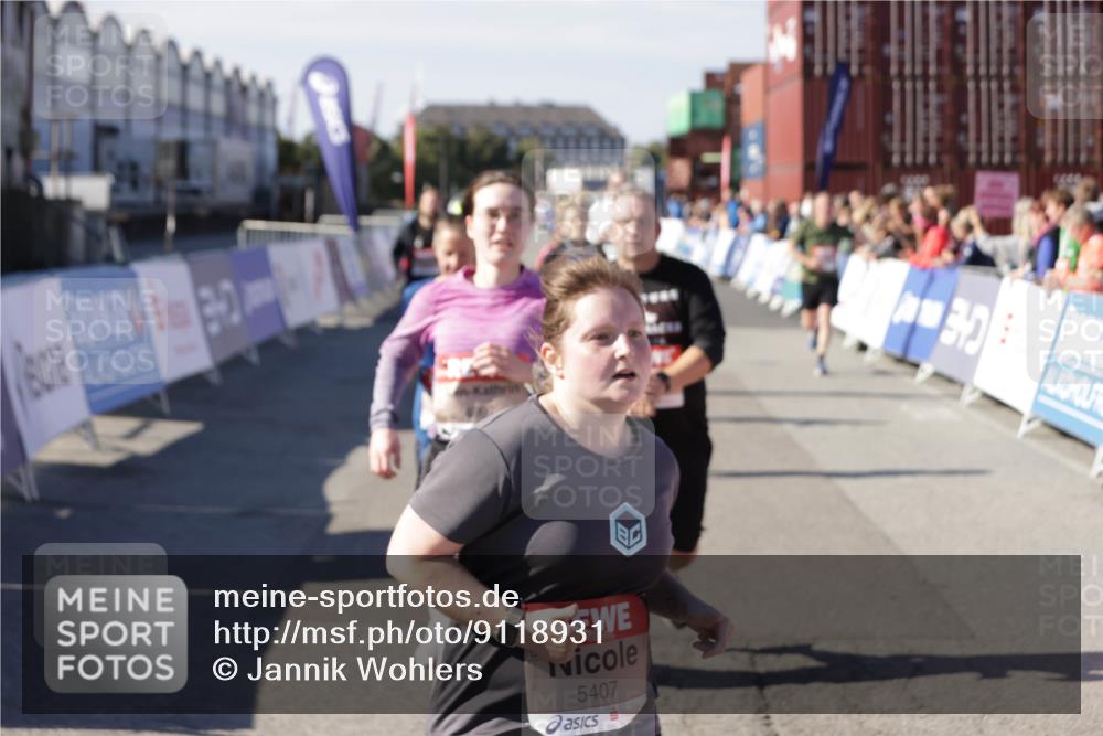 03.10.2025 - Köhlbrandbrückenlauf Jannik Wohlers http://msf.ph/oto/9118931 03.10.2025 13:34:40 Ziel 4112, 4498, 4702, 4754, 4767, 4997, 5390, 5407, 5465, 6196, 6289, 6290, 6486 meine-sportfotos.de