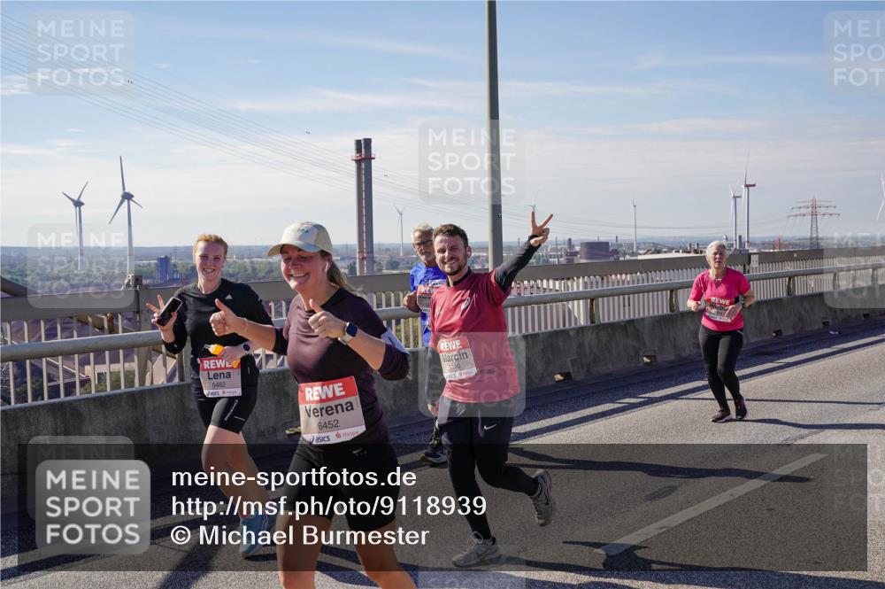 03.10.2025 - Köhlbrandbrückenlauf Michael Burmester http://msf.ph/oto/9118939 03.10.2025 13:00:15 Position 2 5482, 6452, 5340 meine-sportfotos.de