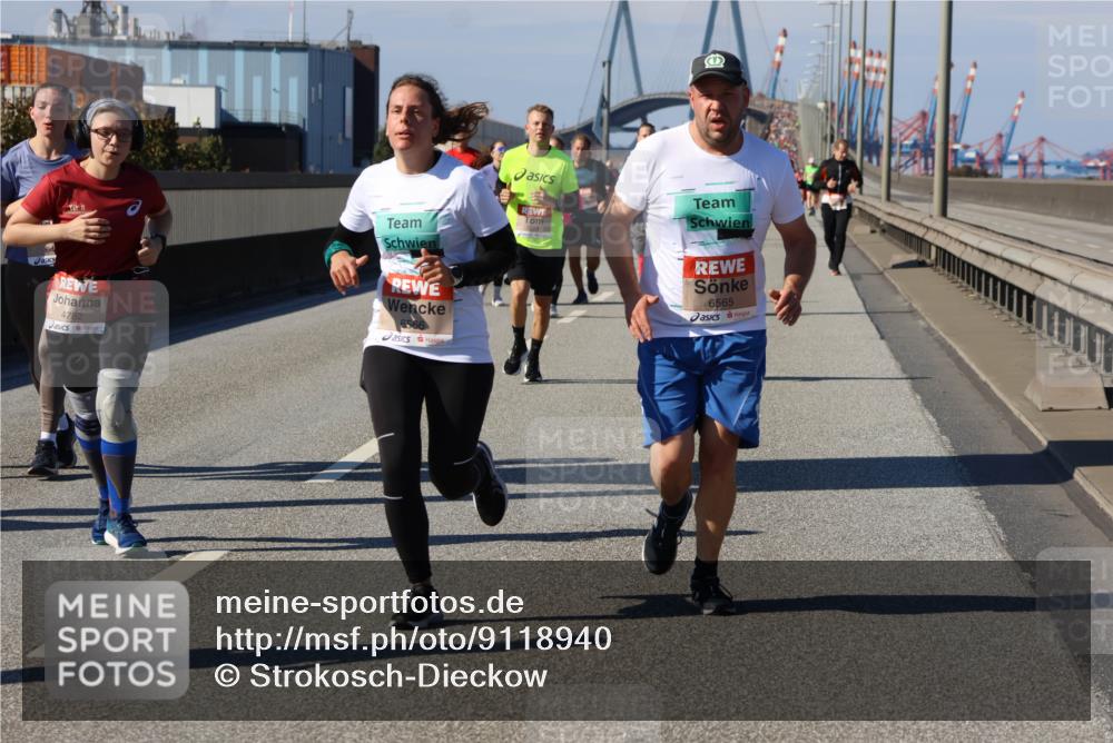 03.10.2025 - Köhlbrandbrückenlauf Strokosch-Dieckow http://msf.ph/oto/9118940 03.10.2025 12:55:54 Position 3 6565, 4782, 6566 meine-sportfotos.de