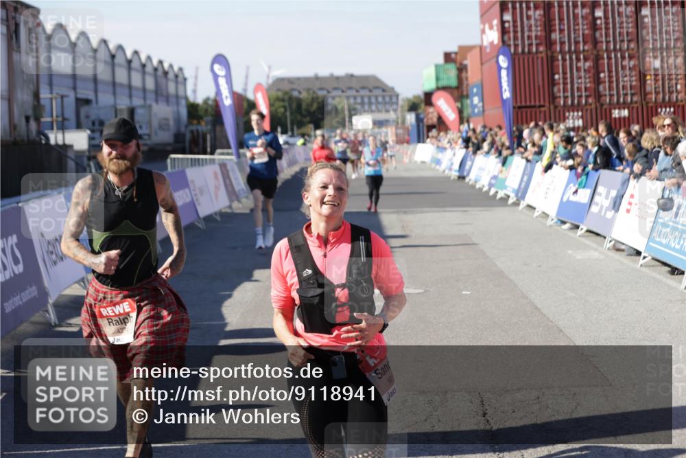 03.10.2025 - Köhlbrandbrückenlauf Jannik Wohlers http://msf.ph/oto/9118941 03.10.2025 13:03:44 Ziel 4063, 4274, 4322, 4422, 5639, 5799, 6025, 6341, 6706 meine-sportfotos.de