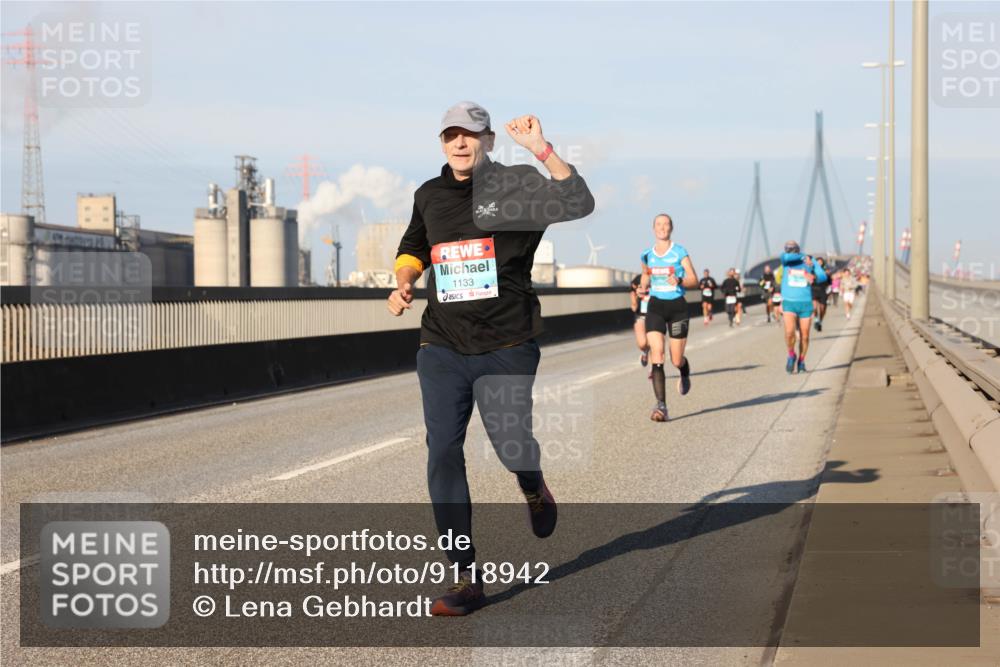 03.10.2025 - Köhlbrandbrückenlauf Lena Gebhardt http://msf.ph/oto/9118942 03.10.2025 09:45:04 Position 2 1133 meine-sportfotos.de