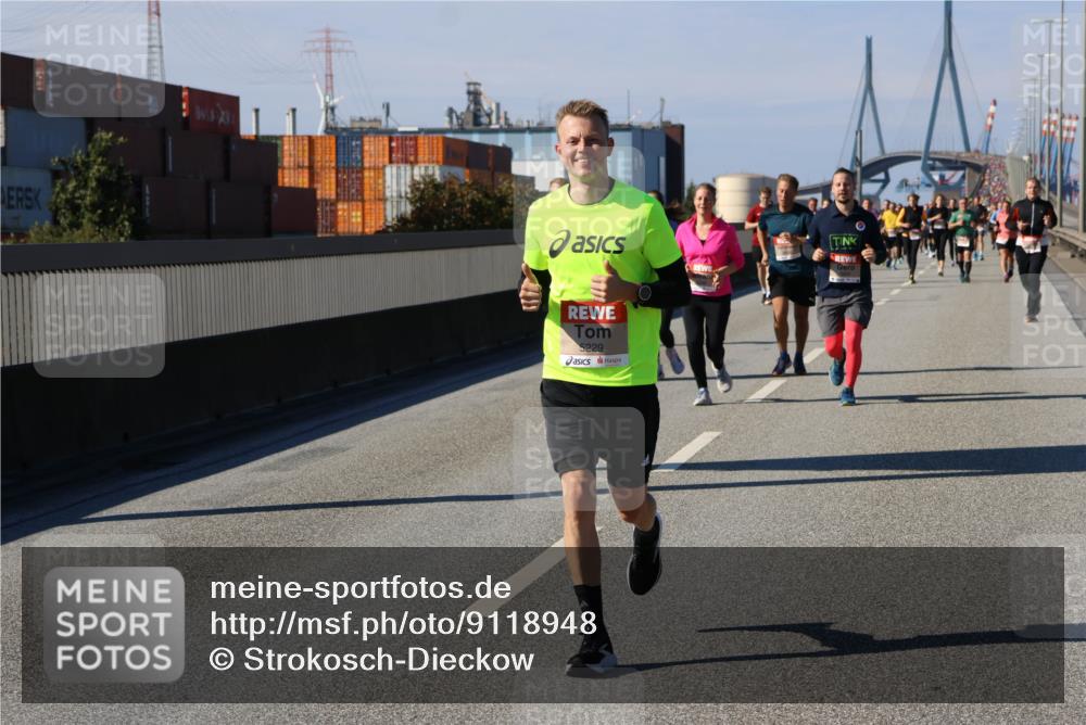 03.10.2025 - Köhlbrandbrückenlauf Strokosch-Dieckow http://msf.ph/oto/9118948 03.10.2025 12:55:59 Position 3 5229 meine-sportfotos.de