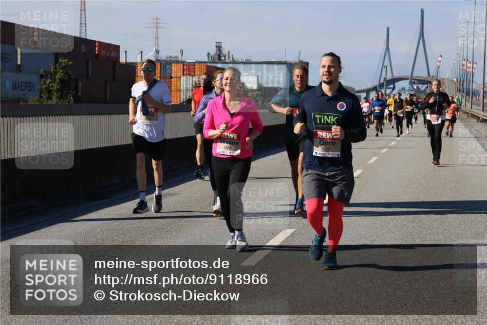 03.10.2025 - Köhlbrandbrückenlauf Strokosch-Dieckow http://msf.ph/oto/9118966 03.10.2025 12:56:02 Position 3 4568, 5689 meine-sportfotos.de