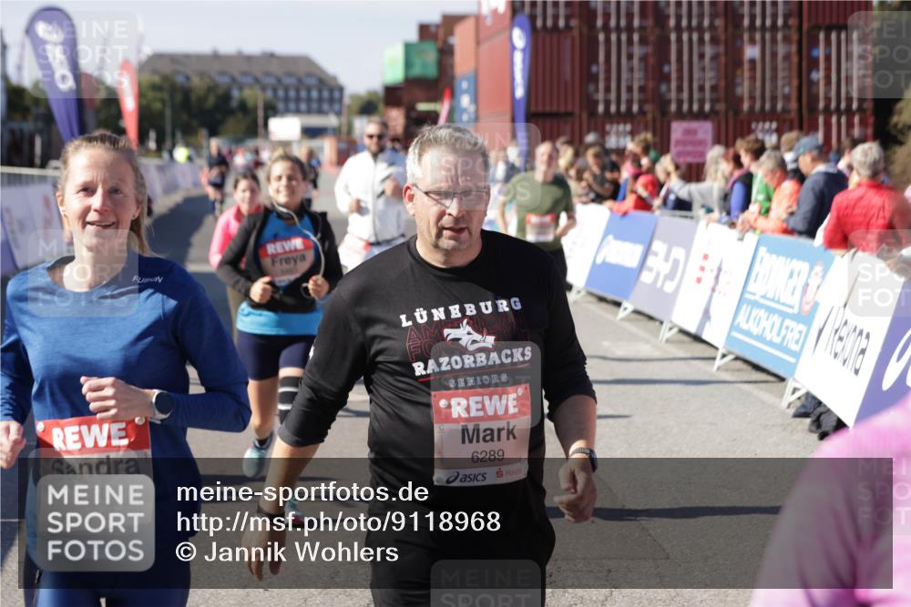 03.10.2025 - Köhlbrandbrückenlauf Jannik Wohlers http://msf.ph/oto/9118968 03.10.2025 13:34:42 Ziel 4112, 4498, 4767, 4997, 5390, 5407, 5465, 6196, 6289, 6290, 6486 meine-sportfotos.de