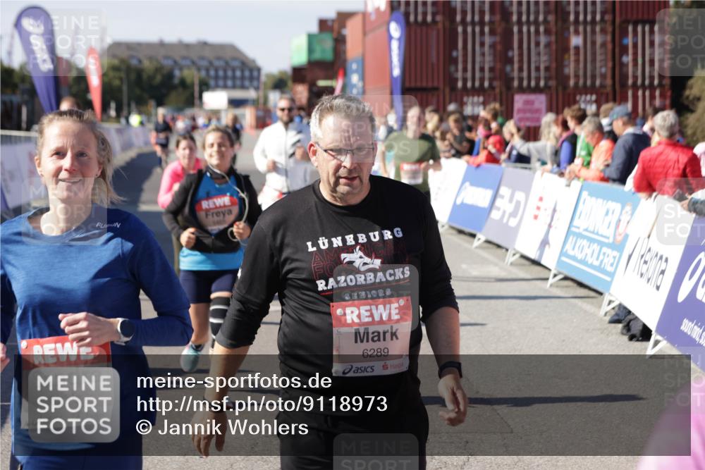 03.10.2025 - Köhlbrandbrückenlauf Jannik Wohlers http://msf.ph/oto/9118973 03.10.2025 13:34:42 Ziel 4112, 4498, 4767, 4997, 5390, 5407, 5465, 6196, 6289, 6290, 6486 meine-sportfotos.de