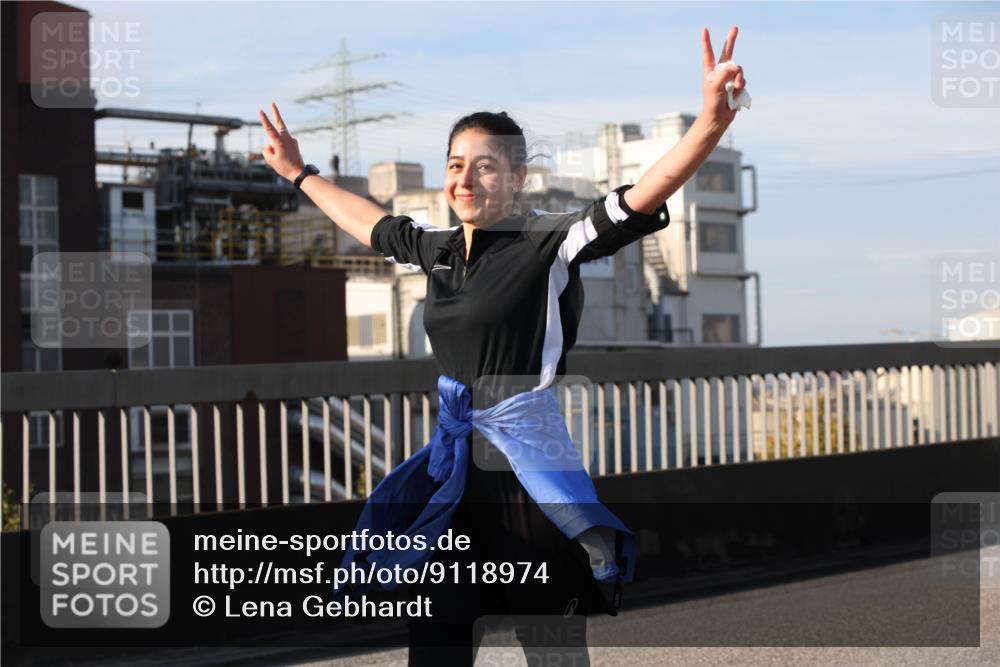 03.10.2025 - Köhlbrandbrückenlauf Lena Gebhardt http://msf.ph/oto/9118974 03.10.2025 10:25:54 Position 2  meine-sportfotos.de