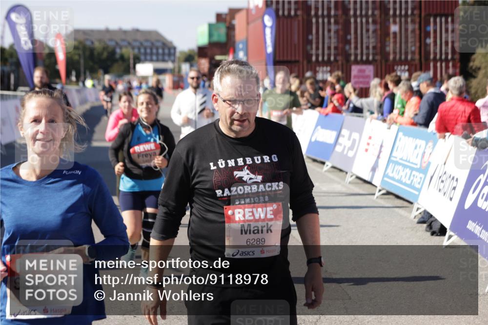 03.10.2025 - Köhlbrandbrückenlauf Jannik Wohlers http://msf.ph/oto/9118978 03.10.2025 13:34:42 Ziel 4112, 4498, 4767, 4997, 5390, 5407, 5465, 6196, 6289, 6290, 6486 meine-sportfotos.de