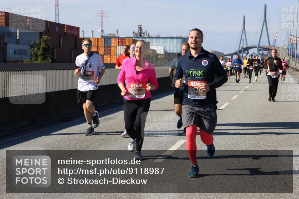03.10.2025 - Köhlbrandbrückenlauf Strokosch-Dieckow http://msf.ph/oto/9118987 03.10.2025 12:56:02 Position 3 6690, 4568, 5689 meine-sportfotos.de