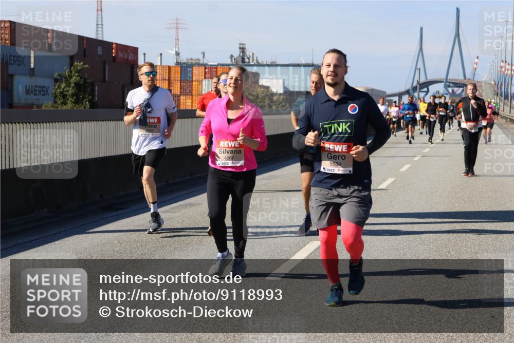03.10.2025 - Köhlbrandbrückenlauf Strokosch-Dieckow http://msf.ph/oto/9118993 03.10.2025 12:56:02 Position 3 4568, 5689 meine-sportfotos.de