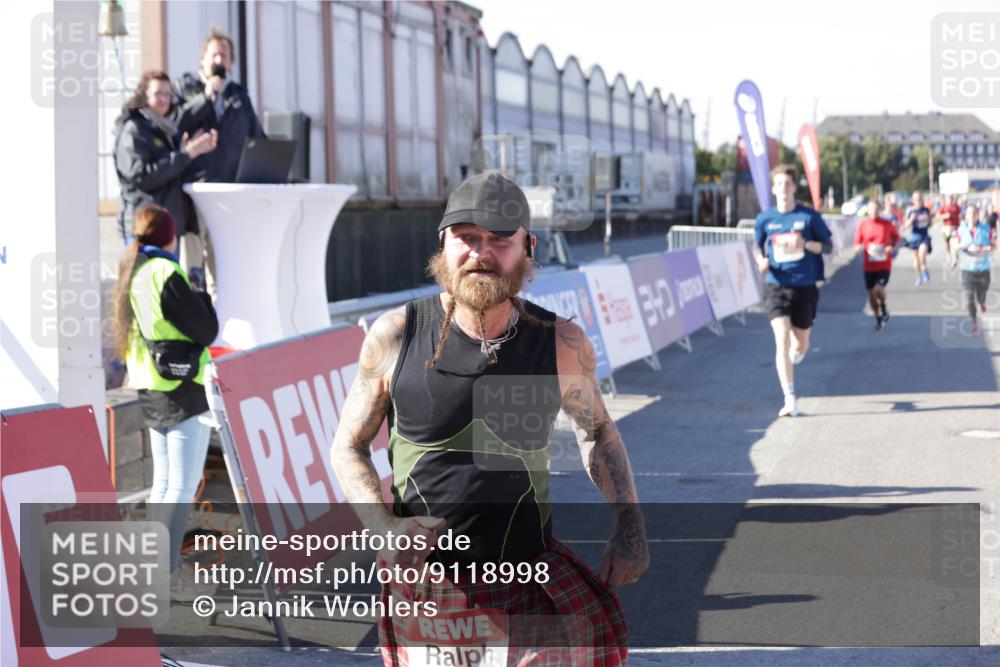 03.10.2025 - Köhlbrandbrückenlauf Jannik Wohlers http://msf.ph/oto/9118998 03.10.2025 13:03:45 Ziel 4063, 4274, 4322, 4422, 5639, 5799, 6025, 6341, 6706 meine-sportfotos.de