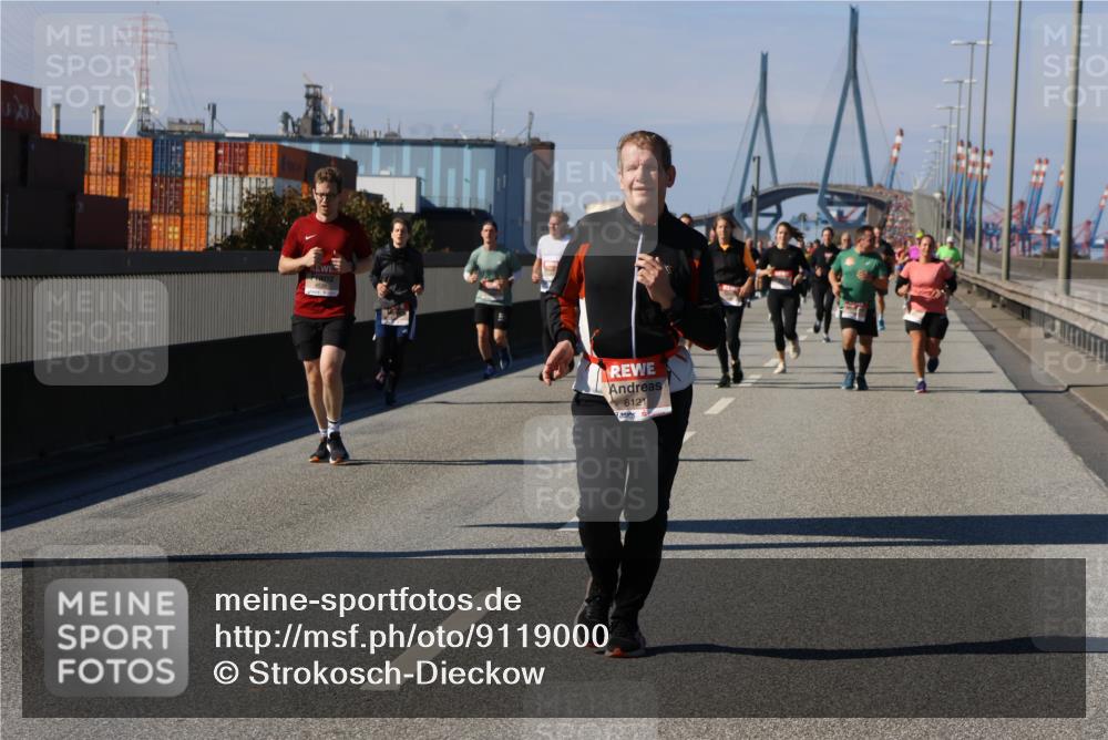 03.10.2025 - Köhlbrandbrückenlauf Strokosch-Dieckow http://msf.ph/oto/9119000 03.10.2025 12:56:07 Position 3 6121 meine-sportfotos.de