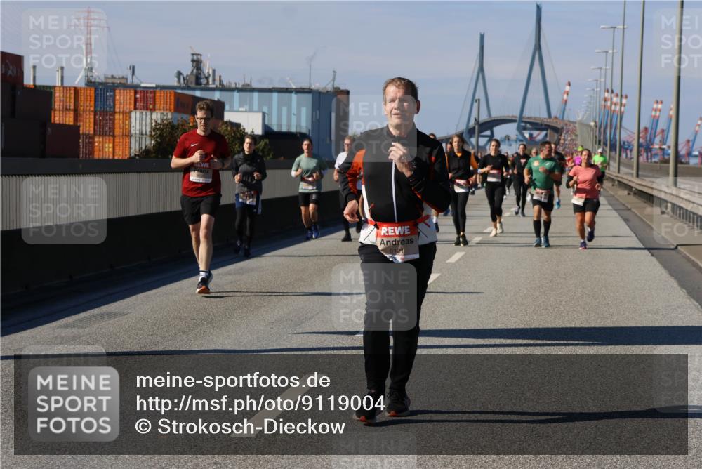 03.10.2025 - Köhlbrandbrückenlauf Strokosch-Dieckow http://msf.ph/oto/9119004 03.10.2025 12:56:08 Position 3 6121 meine-sportfotos.de