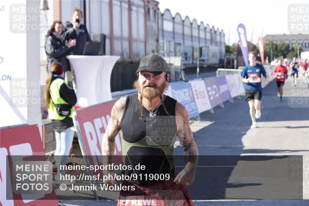 03.10.2025 - Köhlbrandbrückenlauf Jannik Wohlers http://msf.ph/oto/9119009 03.10.2025 13:03:45 Ziel 4063, 4274, 4322, 4422, 5639, 5799, 6025, 6341, 6706 meine-sportfotos.de