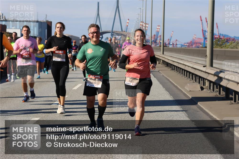 03.10.2025 - Köhlbrandbrückenlauf Strokosch-Dieckow http://msf.ph/oto/9119014 03.10.2025 12:56:15 Position 3 6727, 4392, 4391 meine-sportfotos.de
