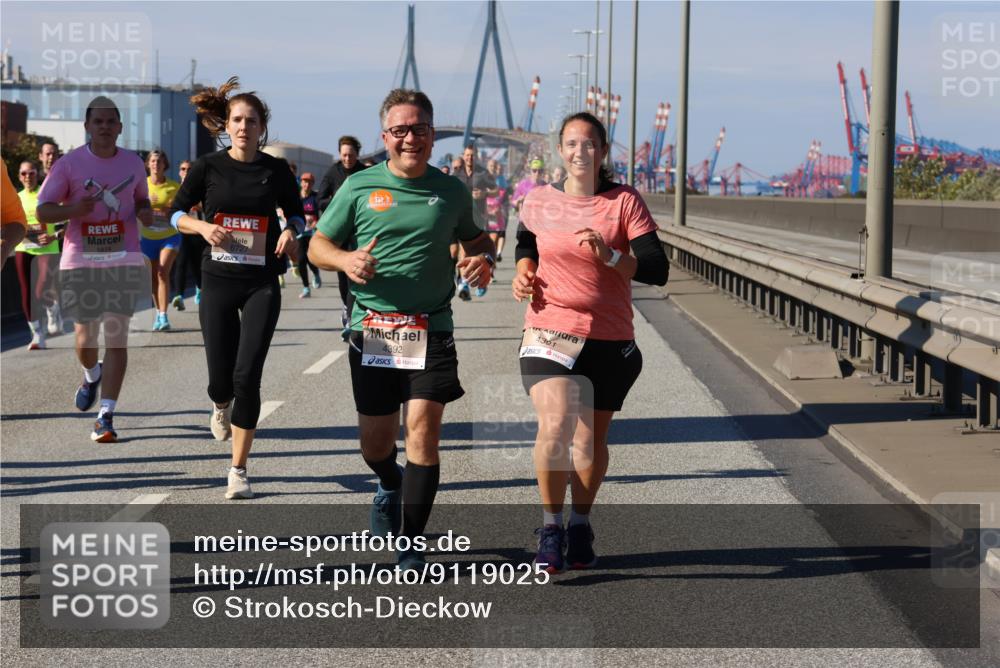 03.10.2025 - Köhlbrandbrückenlauf Strokosch-Dieckow http://msf.ph/oto/9119025 03.10.2025 12:56:15 Position 3 5874, 6727, 4892, 4391 meine-sportfotos.de