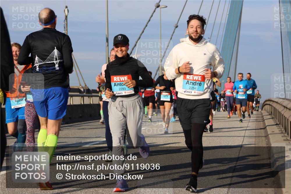 03.10.2025 - Köhlbrandbrückenlauf Strokosch-Dieckow http://msf.ph/oto/9119036 03.10.2025 09:52:40 Position 2 3281, 2254, 2293 meine-sportfotos.de