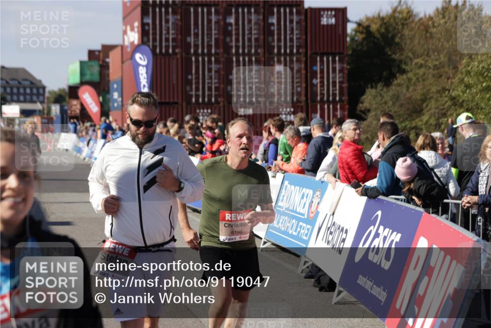 03.10.2025 - Köhlbrandbrückenlauf Jannik Wohlers http://msf.ph/oto/9119047 03.10.2025 13:34:45 Ziel 4112, 4498, 4767, 4997, 5227, 5407, 5465, 6196, 6289, 6290, 6357, 6486 meine-sportfotos.de