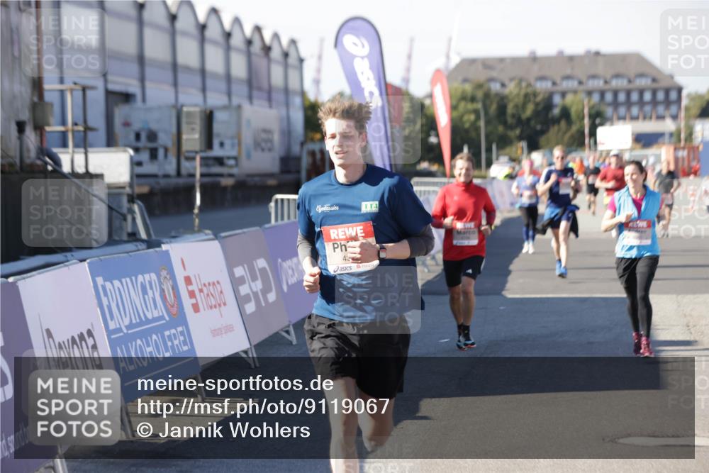 03.10.2025 - Köhlbrandbrückenlauf Jannik Wohlers http://msf.ph/oto/9119067 03.10.2025 13:03:47 Ziel 4063, 4274, 4322, 4422, 5414, 5639, 5799, 6025, 6341, 6706 meine-sportfotos.de