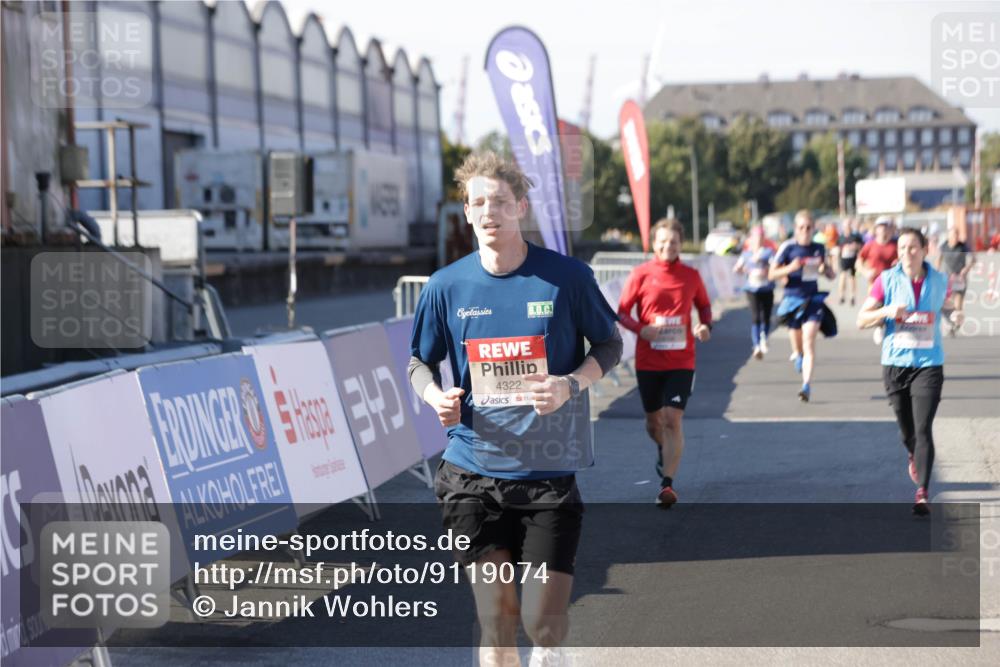 03.10.2025 - Köhlbrandbrückenlauf Jannik Wohlers http://msf.ph/oto/9119074 03.10.2025 13:03:47 Ziel 4063, 4274, 4322, 4422, 5414, 5639, 5799, 6025, 6341, 6706 meine-sportfotos.de