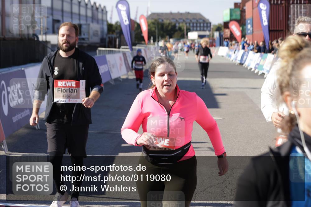 03.10.2025 - Köhlbrandbrückenlauf Jannik Wohlers http://msf.ph/oto/9119080 03.10.2025 13:34:46 Ziel 4112, 4498, 4767, 4997, 5227, 5407, 5465, 6196, 6289, 6290, 6357, 6486 meine-sportfotos.de