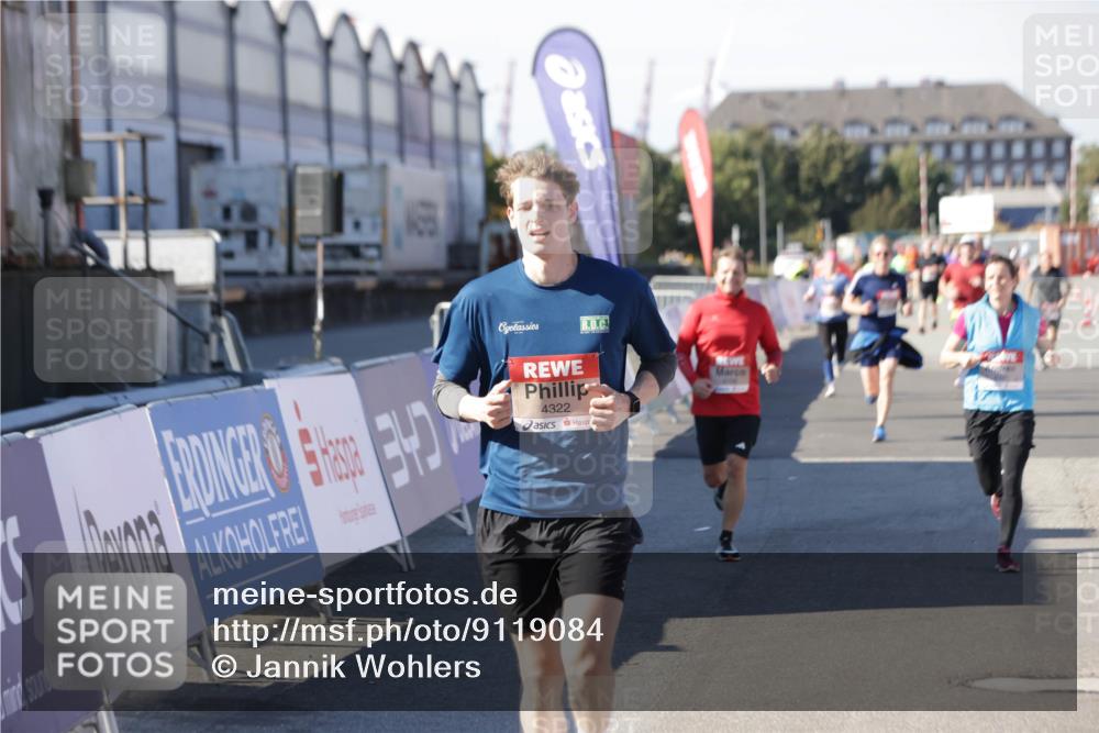 03.10.2025 - Köhlbrandbrückenlauf Jannik Wohlers http://msf.ph/oto/9119084 03.10.2025 13:03:47 Ziel 4063, 4274, 4322, 4422, 5414, 5639, 5799, 6025, 6341, 6706 meine-sportfotos.de