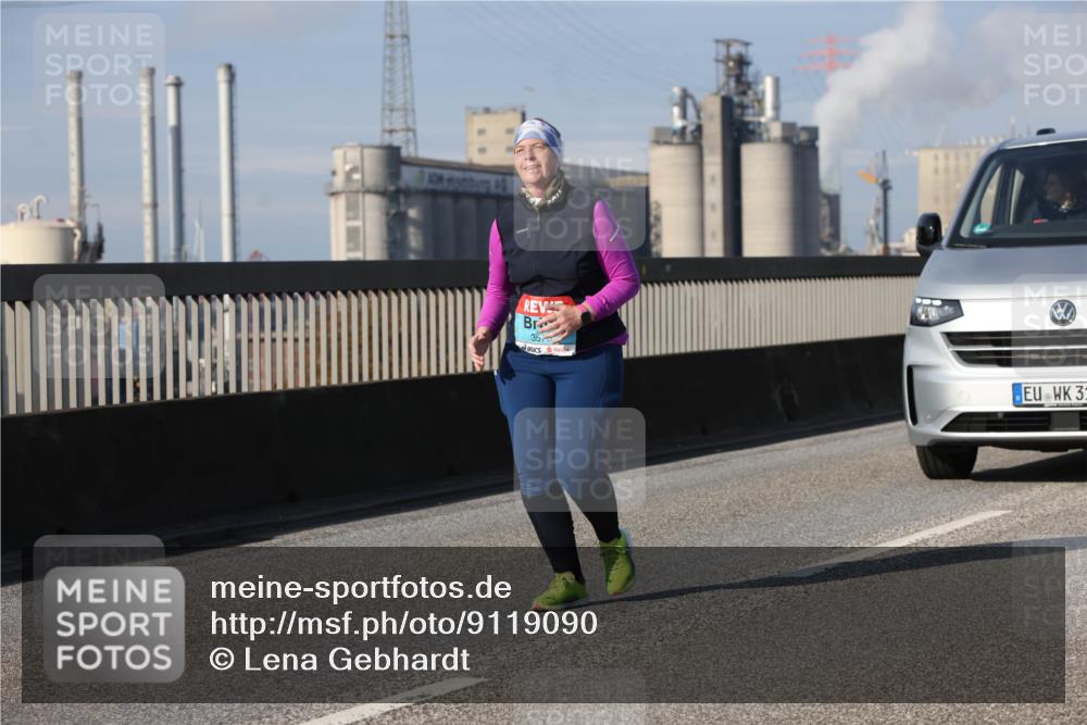 03.10.2025 - Köhlbrandbrückenlauf Lena Gebhardt http://msf.ph/oto/9119090 03.10.2025 10:26:02 Position 2 3 meine-sportfotos.de