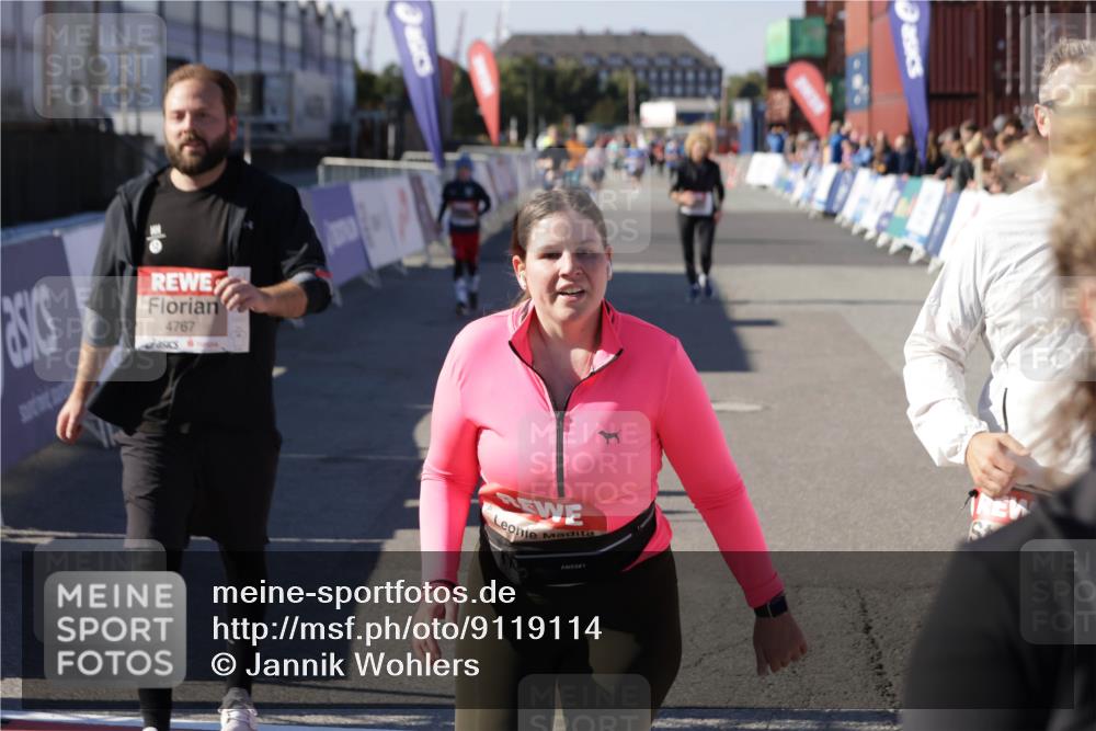 03.10.2025 - Köhlbrandbrückenlauf Jannik Wohlers http://msf.ph/oto/9119114 03.10.2025 13:34:46 Ziel 4112, 4498, 4767, 4997, 5227, 5407, 5465, 6196, 6289, 6290, 6357, 6486 meine-sportfotos.de