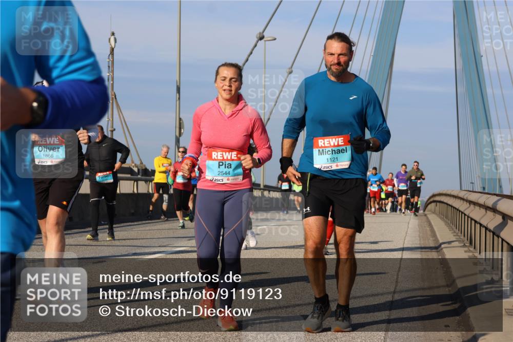 03.10.2025 - Köhlbrandbrückenlauf Strokosch-Dieckow http://msf.ph/oto/9119123 03.10.2025 09:52:49 Position 2 1866, 2544, 1121 meine-sportfotos.de