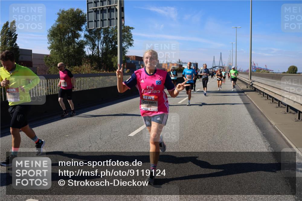 03.10.2025 - Köhlbrandbrückenlauf Strokosch-Dieckow http://msf.ph/oto/9119124 03.10.2025 12:56:29 Position 3 5908, 5916 meine-sportfotos.de