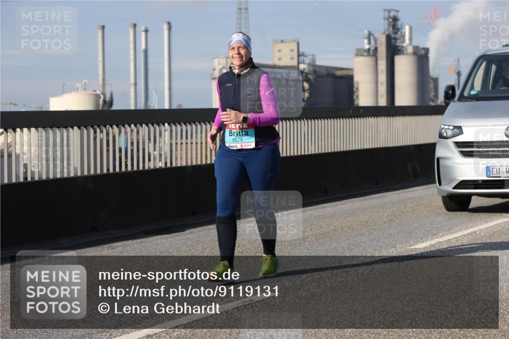 03.10.2025 - Köhlbrandbrückenlauf Lena Gebhardt http://msf.ph/oto/9119131 03.10.2025 10:26:03 Position 2 3575 meine-sportfotos.de