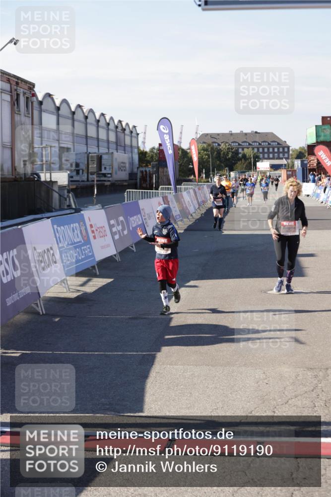 03.10.2025 - Köhlbrandbrückenlauf Jannik Wohlers http://msf.ph/oto/9119190 03.10.2025 13:34:49 Ziel 4112, 4498, 4767, 4997, 5227, 5407, 5465, 6196, 6289, 6290, 6357 meine-sportfotos.de