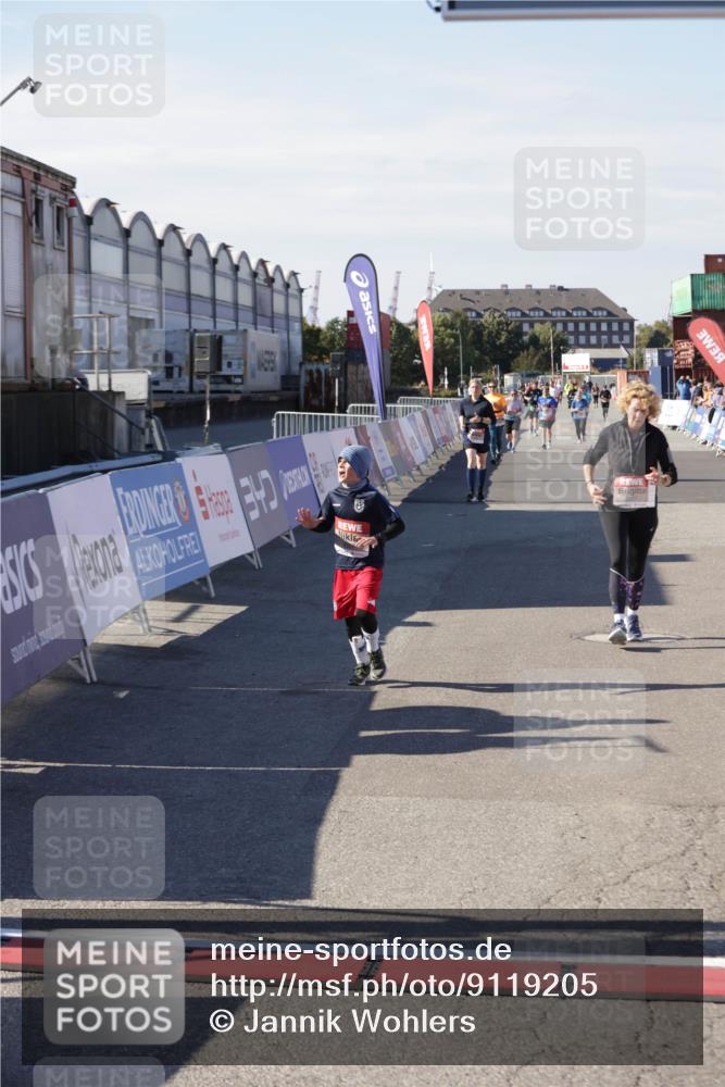 03.10.2025 - Köhlbrandbrückenlauf Jannik Wohlers http://msf.ph/oto/9119205 03.10.2025 13:34:49 Ziel 4112, 4498, 4767, 4997, 5227, 5407, 5465, 6196, 6289, 6290, 6357 meine-sportfotos.de