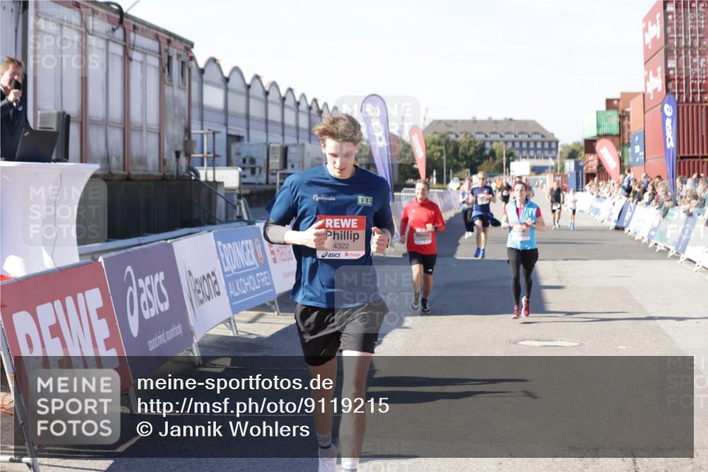 03.10.2025 - Köhlbrandbrückenlauf Jannik Wohlers http://msf.ph/oto/9119215 03.10.2025 13:03:48 Ziel 4063, 4274, 4322, 4422, 5414, 5639, 5799, 6025, 6341, 6706 meine-sportfotos.de
