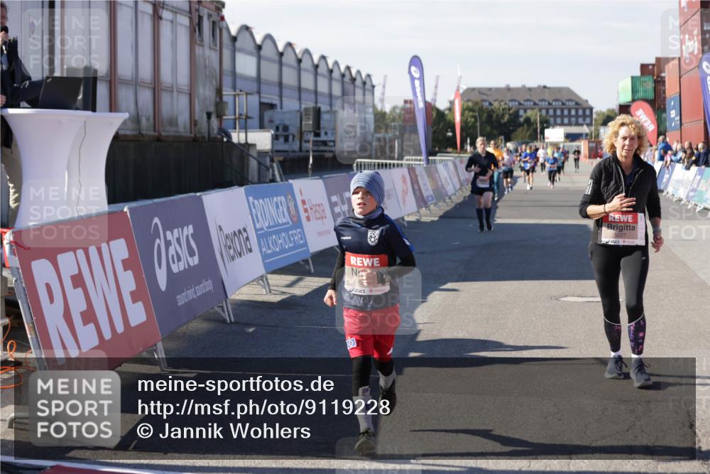 03.10.2025 - Köhlbrandbrückenlauf Jannik Wohlers http://msf.ph/oto/9119228 03.10.2025 13:34:51 Ziel 4112, 4498, 4767, 5227, 5465, 6196, 6357, 6434 meine-sportfotos.de
