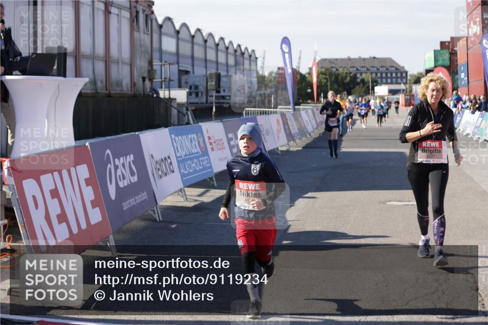 03.10.2025 - Köhlbrandbrückenlauf Jannik Wohlers http://msf.ph/oto/9119234 03.10.2025 13:34:51 Ziel 4112, 4498, 4767, 5227, 5465, 6196, 6357, 6434 meine-sportfotos.de