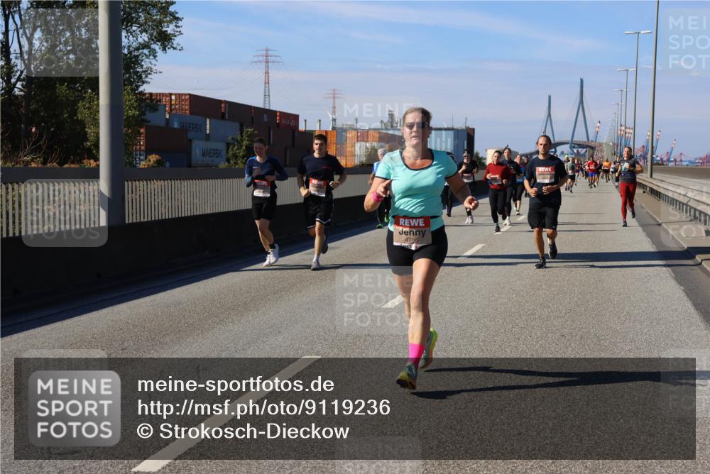 03.10.2025 - Köhlbrandbrückenlauf Strokosch-Dieckow http://msf.ph/oto/9119236 03.10.2025 12:56:36 Position 3 4700 meine-sportfotos.de