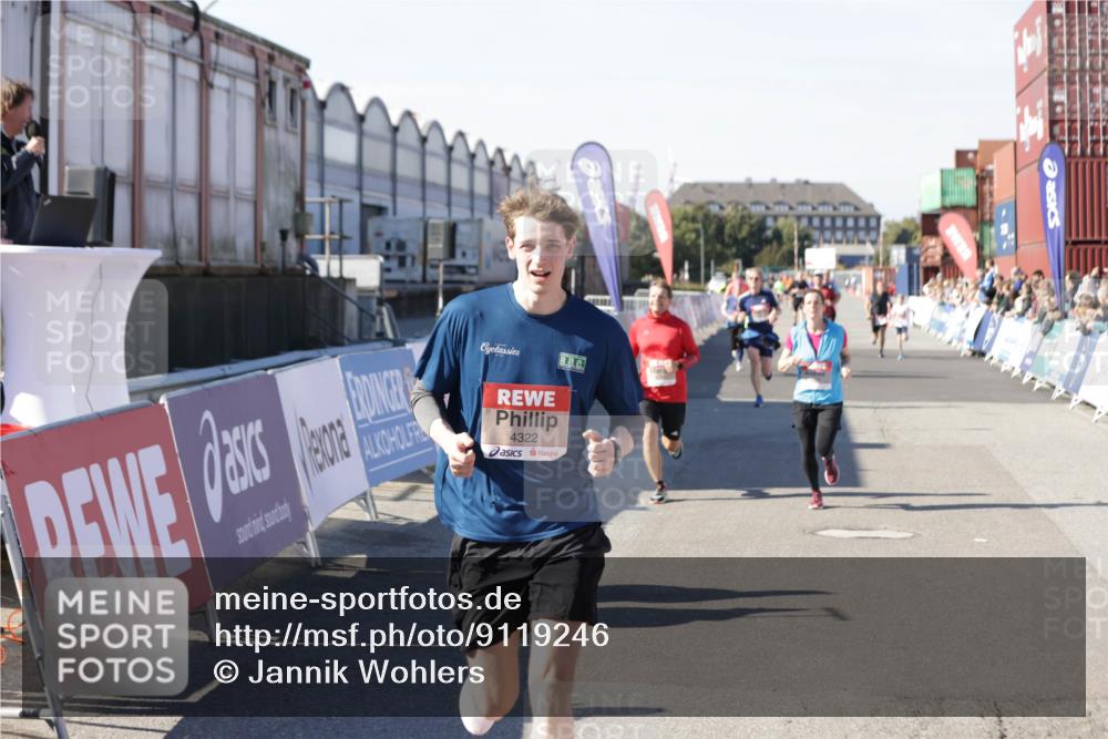 03.10.2025 - Köhlbrandbrückenlauf Jannik Wohlers http://msf.ph/oto/9119246 03.10.2025 13:03:48 Ziel 4063, 4274, 4322, 4422, 5414, 5639, 5799, 6025, 6341, 6706 meine-sportfotos.de