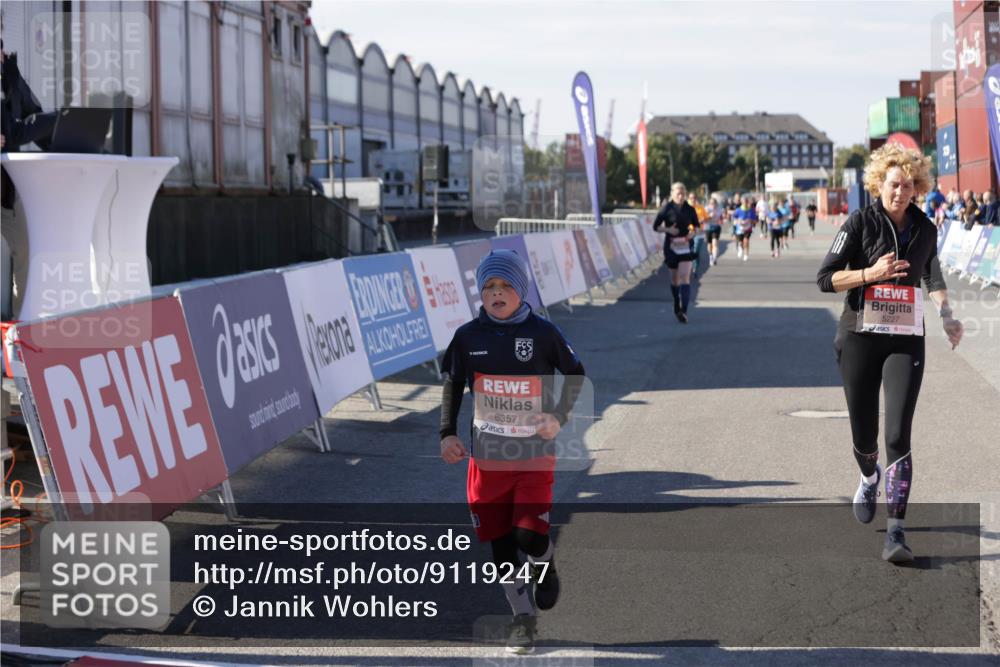 03.10.2025 - Köhlbrandbrückenlauf Jannik Wohlers http://msf.ph/oto/9119247 03.10.2025 13:34:51 Ziel 4112, 4498, 4767, 5227, 5465, 6196, 6357, 6434 meine-sportfotos.de