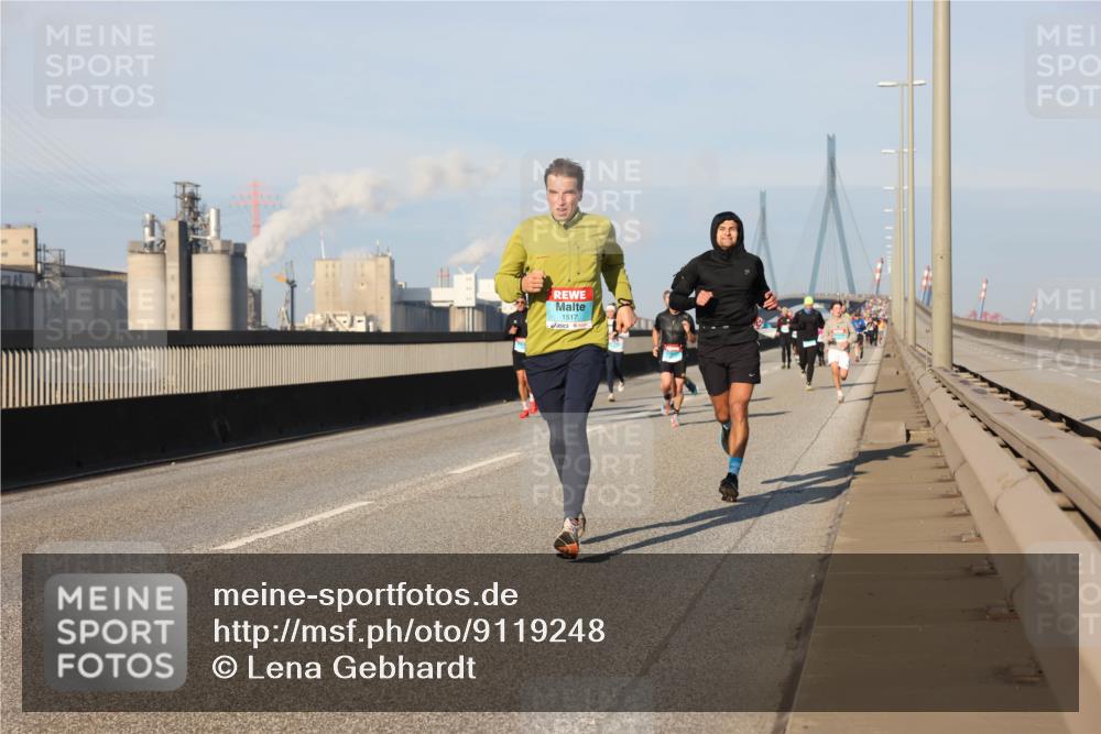 03.10.2025 - Köhlbrandbrückenlauf Lena Gebhardt http://msf.ph/oto/9119248 03.10.2025 09:45:13 Position 2 1517 meine-sportfotos.de